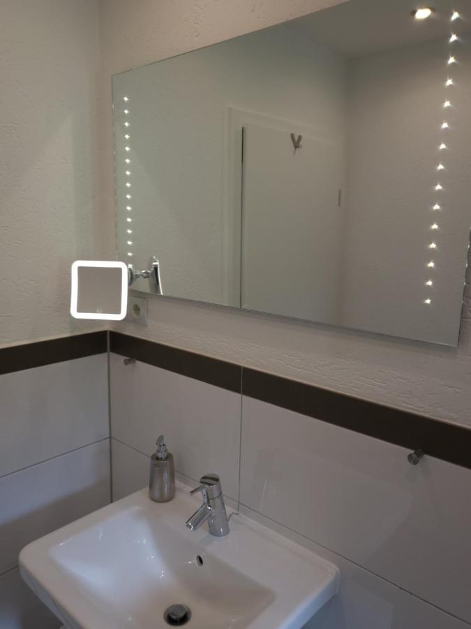 Ferienwohnung Saturn Mülheim an der Ruhr Exteriör bild